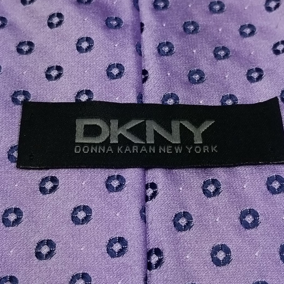 Donna Karen Beautiful 100% Pure Silk Men's Tie - Picture 3 of 6
